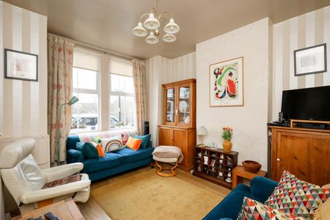 8 Layton Road, Brentford, TW8 0QJ