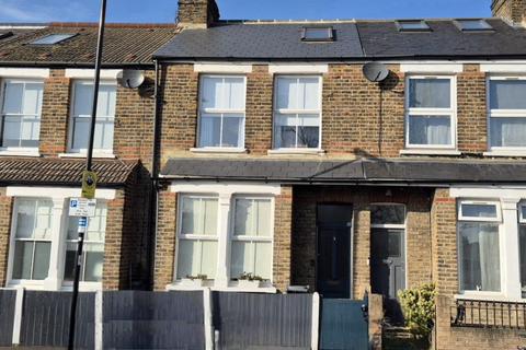 8 Layton Road, Brentford, TW8 0QJ
