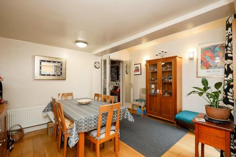 8 Layton Road, Brentford, TW8 0QJ
