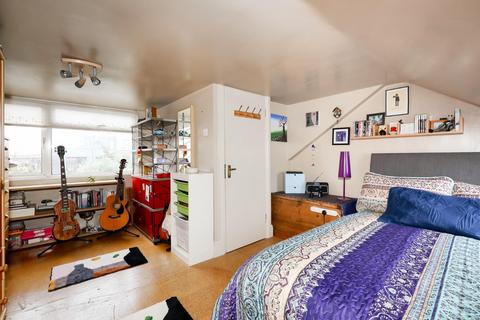 8 Layton Road, Brentford, TW8 0QJ