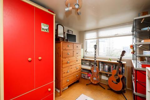 8 Layton Road, Brentford, TW8 0QJ