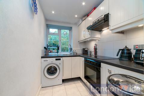 1 bedroom apartment for sale, Fordwych Court, Shoot Up Hill, West Hampstead, NW2