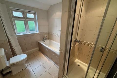 18 Dickins Road, Warwick, CV34 5NR