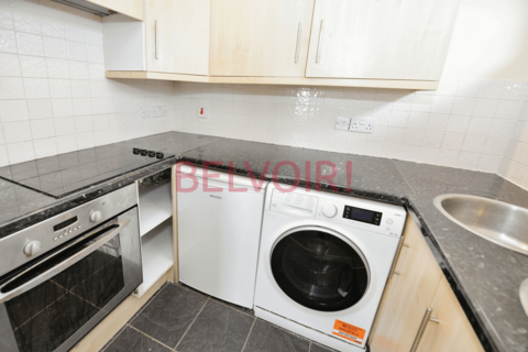 2 bedroom flat to rent, Charlton Road, Southampton SO15