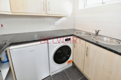 2 bedroom flat to rent, Charlton Road, Southampton SO15