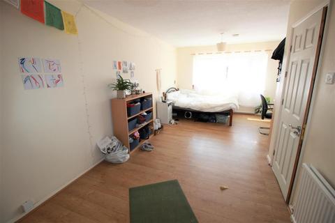 4 bedroom terraced house to rent, Uxbridge Middlesex