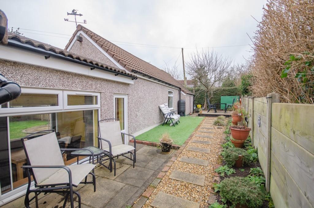 Rear garden pic 3.jpg