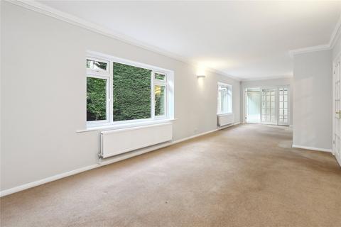 4 bedroom detached house to rent, The Paddocks, Weybridge, Surrey, KT13