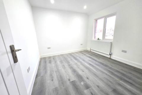 3 bedroom maisonette to rent, Wentworth Crescent, Hayes, Greater London, UB3