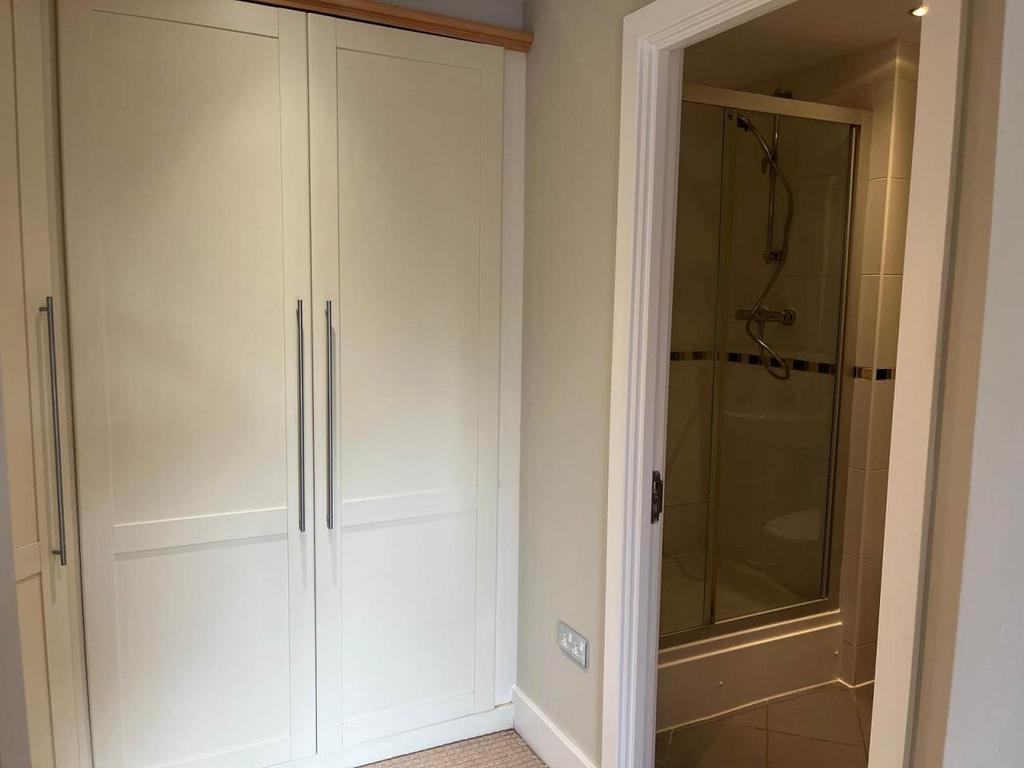 Dressing Room 2 thro