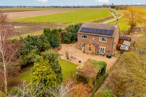 4 bedroom farm house for sale, Broadgate, Sutton St. James, Spalding, Lincolnshire, PE12