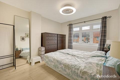 8 Durham Avenue, Romford, RM2 6JS