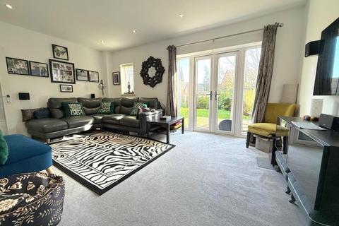 4 bedroom detached house for sale, Scott Close, Northampton NN5