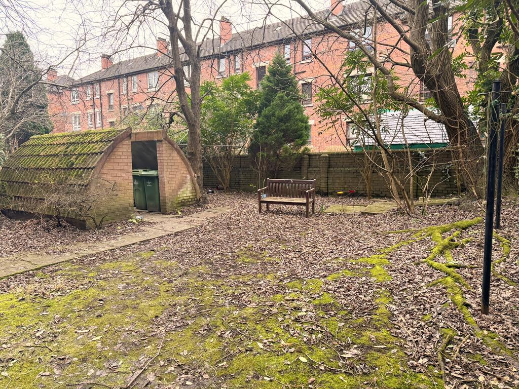 Rear courts