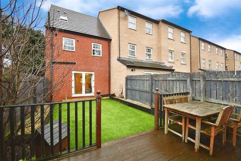 3 bedroom end of terrace house for sale, Boothferry Park Halt, Hull