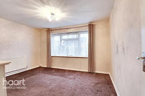 48 Archway, Romford, RM3 7EH