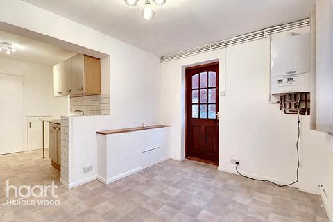 48 Archway, Romford, RM3 7EH