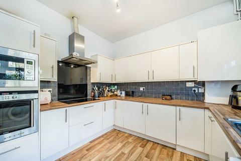 6 bedroom house to rent, Glencairn Road, London SW16