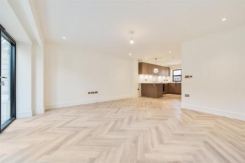 3 bedroom townhouse for sale, Cambridge Road, London