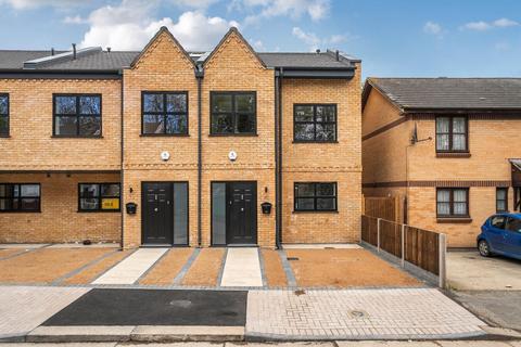 3 bedroom townhouse for sale, Cambridge Road, London