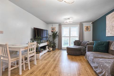 2 bedroom apartment for sale, Sorbus Road, Broxbourne