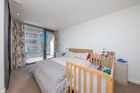 2 bedroom flat for sale, London Road, Twickenham TW1