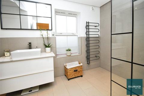 21 Compton Close, London, NW11 8SX