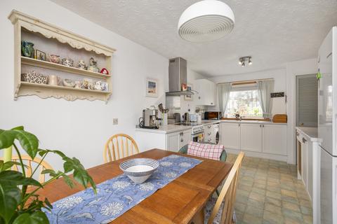 12 Deanburn, Penicuik, EH26 0HS