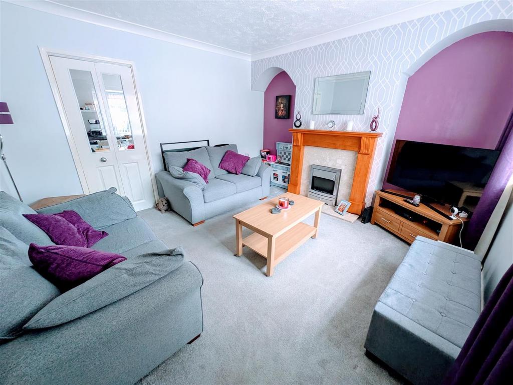 Lounge 1.jpg