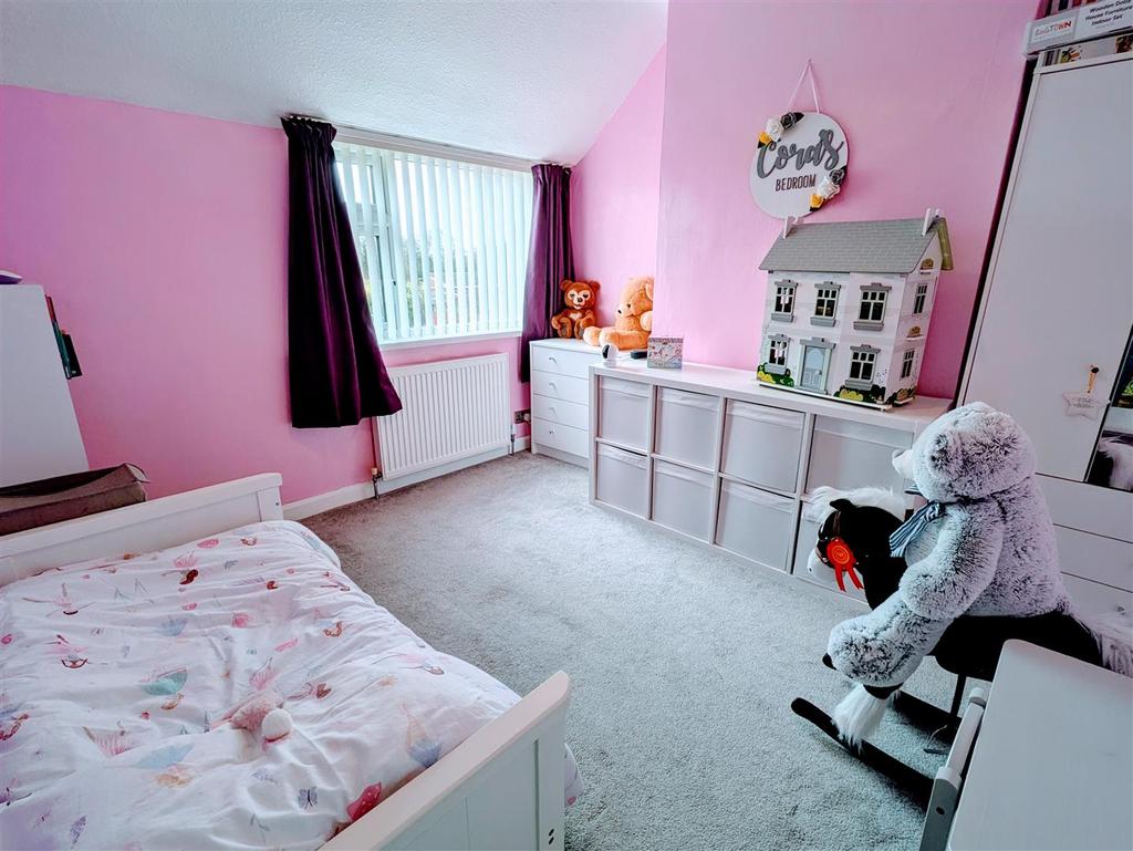Bed 2.jpg