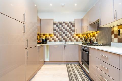 2 bedroom flat to rent, Coles Green Road, NW2
