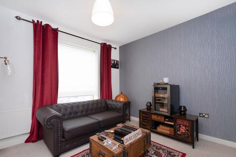 2 bedroom flat to rent, Coles Green Road, NW2
