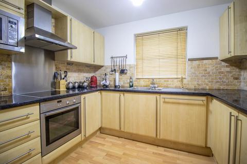 2 bedroom flat for sale, Forge Way, Southend-on-Sea SS1