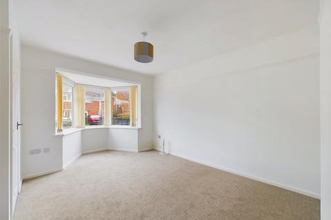 74 Canterbury Road, Worcester, WR5 1PN