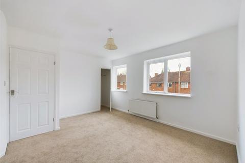 74 Canterbury Road, Worcester, WR5 1PN