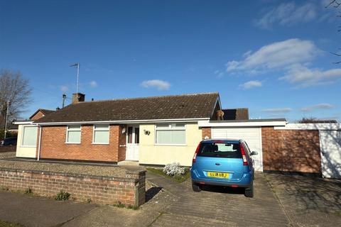 2 bedroom detached bungalow for sale, Clifford Drive, South Oulton Broad, Lowestoft, Suffolk