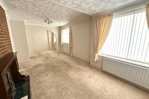 12 Clifford Drive, Lowestoft, NR33 9EU