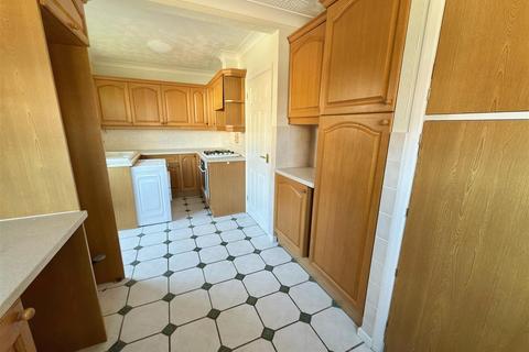 12 Clifford Drive, Lowestoft, NR33 9EU
