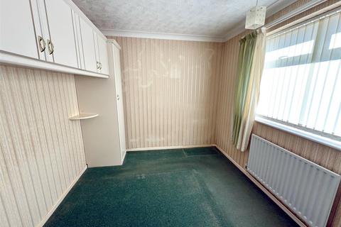 12 Clifford Drive, Lowestoft, NR33 9EU