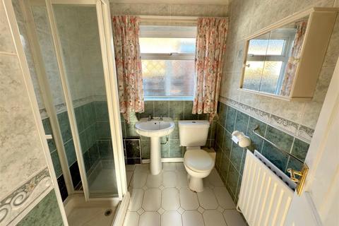 12 Clifford Drive, Lowestoft, NR33 9EU