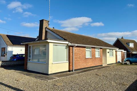 12 Clifford Drive, Lowestoft, NR33 9EU