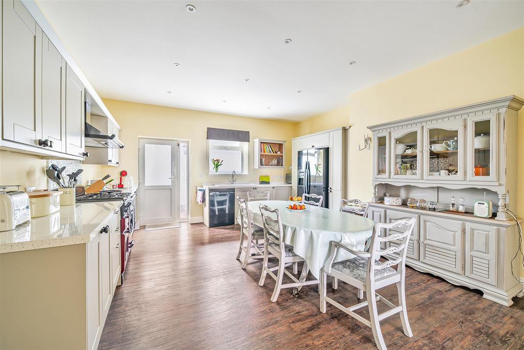 The Promenade Kitchen/Dining Room