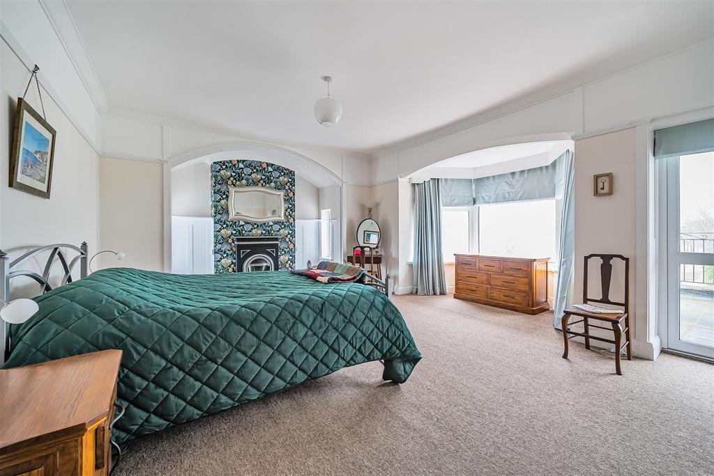 The Promenade Bedroom 1