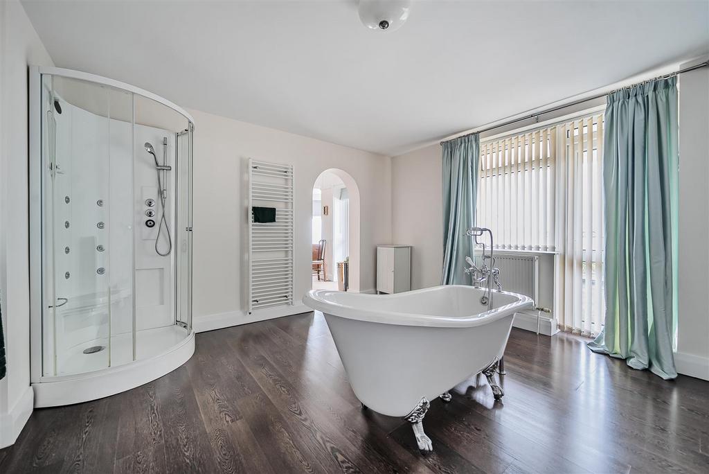 The Promenade en-suite
