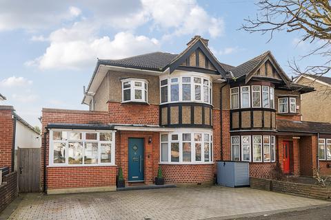 108 Abbotsbury Gardens, Pinner, HA5 1SU