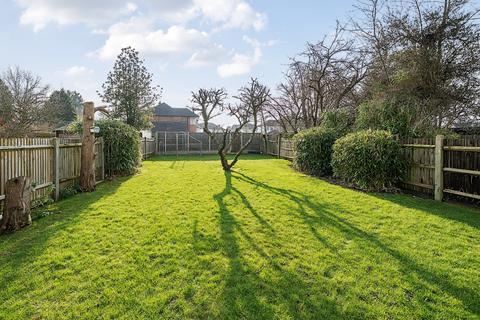 108 Abbotsbury Gardens, Pinner, HA5 1SU