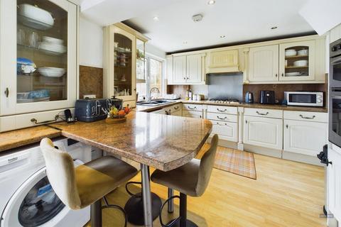 4 bedroom house for sale, Bassett Green Road, Southampton