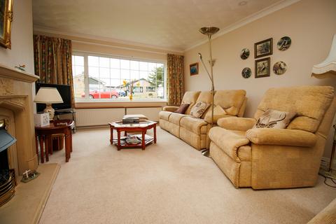 3 bedroom detached bungalow for sale, Pinewood Avenue, Filey YO14