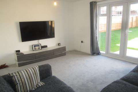 3 bedroom semi-detached house to rent, Rotary Way, Crewe CW2