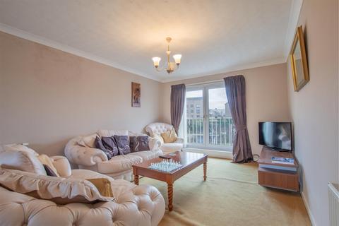 6 Hamilton Court Burnlea Road, Largs, KA30 8DJ